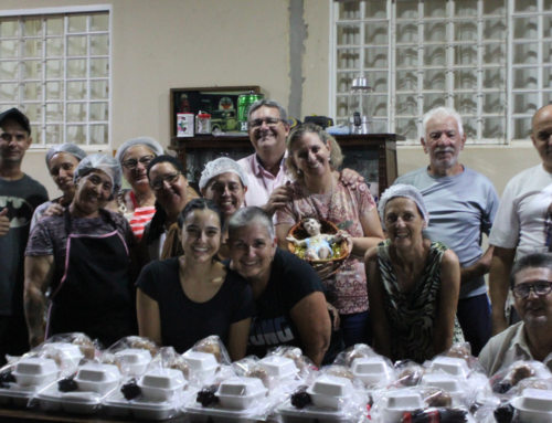 Projeto “De Mãos Estendidas” levando amor, alegria, esperança, acolhimento e alimento